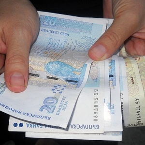 Средняя зарплата в Болгарии увеличилась на 122%