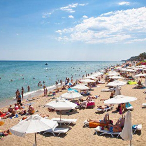 Количество иностранных туристов в 2017 году в Болгарии увеличилось на 7,6%