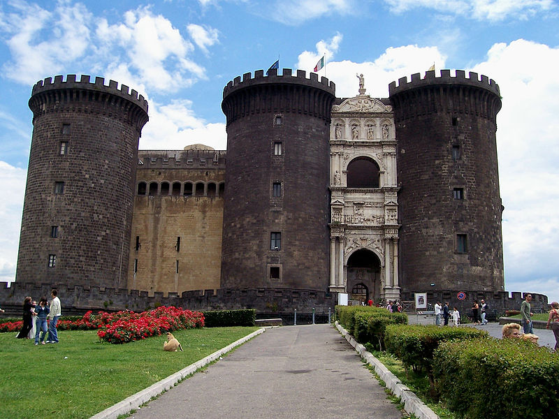 Замок Маскио Анджоино (Кастель Нуово)