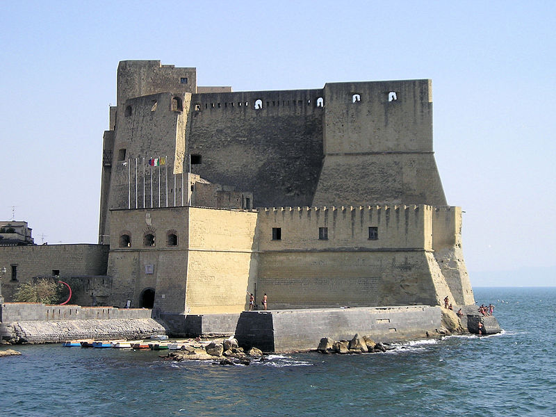 Кастель дель Ово (Castel dell’Ovo)