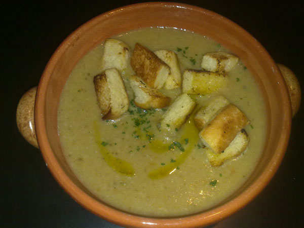 Осенний суп-пюре из картофеля и каштанов с белыми грибами