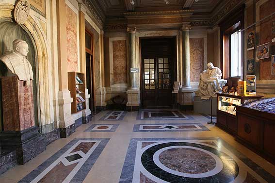 Папская пинакотека (Pinacoteca)
