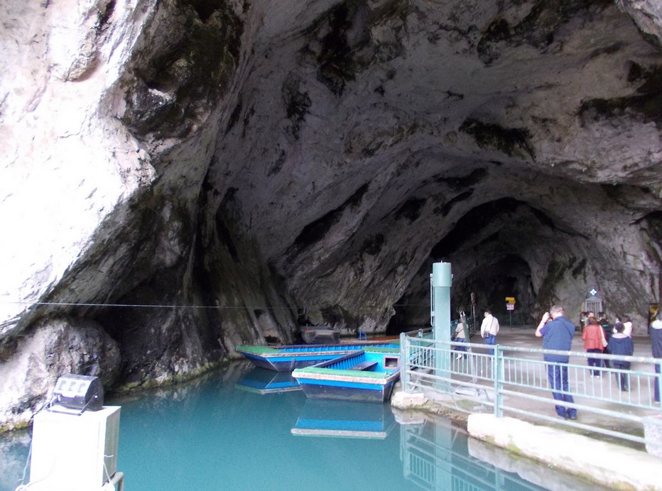 Самые красивые пещеры в Италии