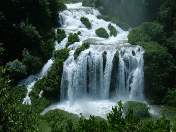 Самые красивые водопады Италии